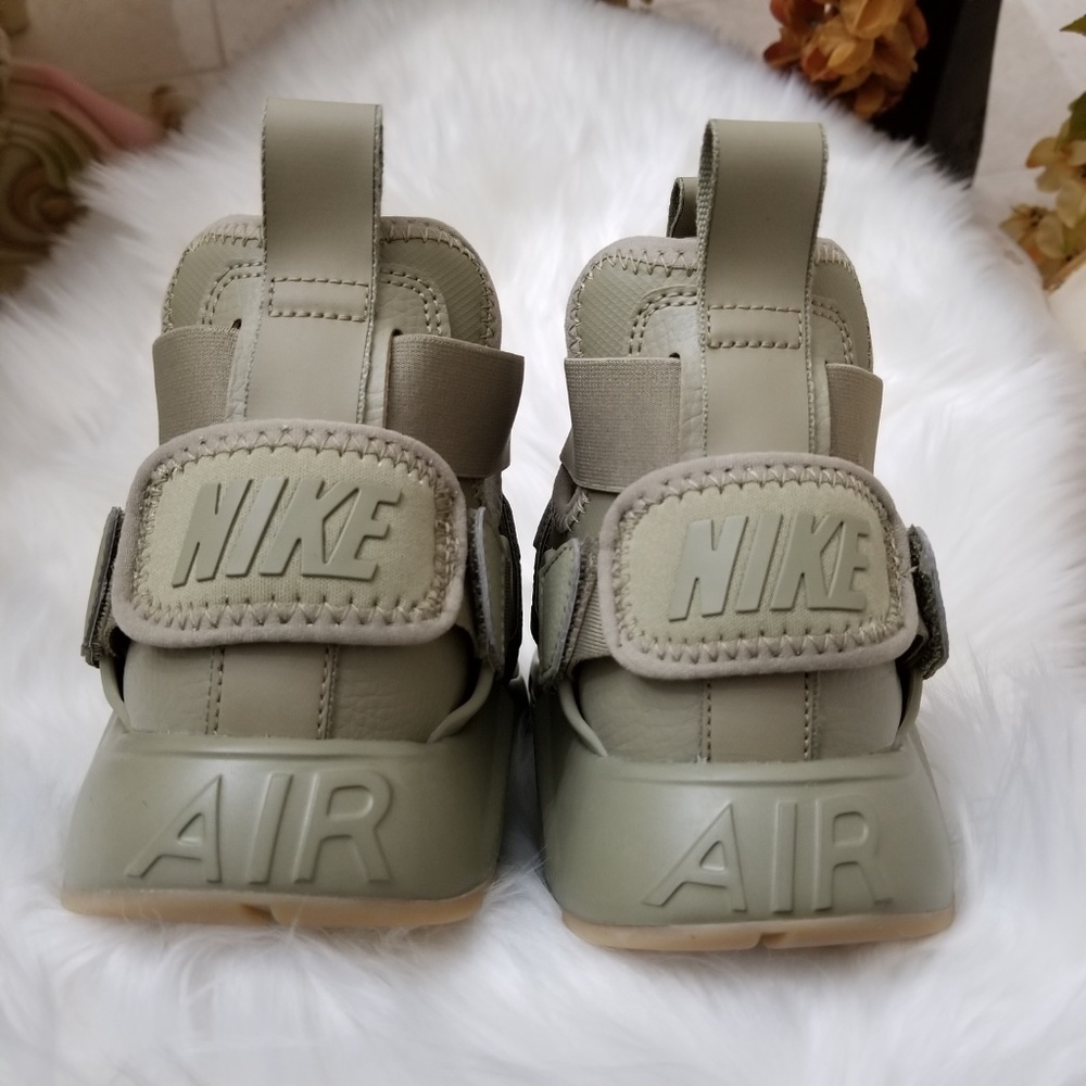 Nike Women' Air Huarache City Neutral Olive - Picture 7 of 8